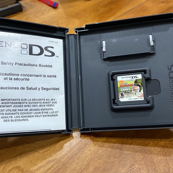 Nintendo DS XL, and bonus DS game. - Picture 11 of 11
